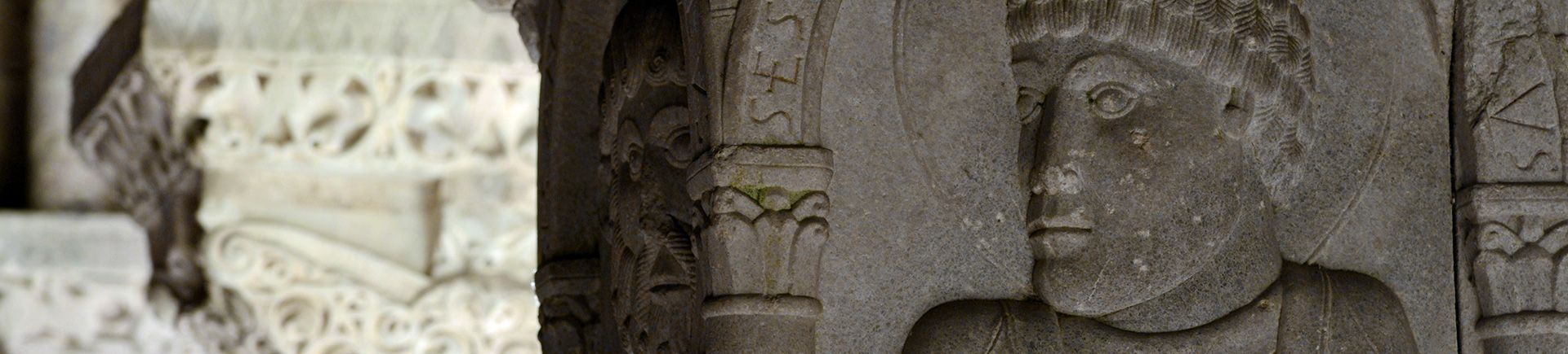 Détail chapiteau - Cloître de l'abbaye de Moissac